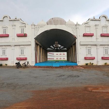 Oyo 18965 Parampara Garden Dharmpura 外观 照片