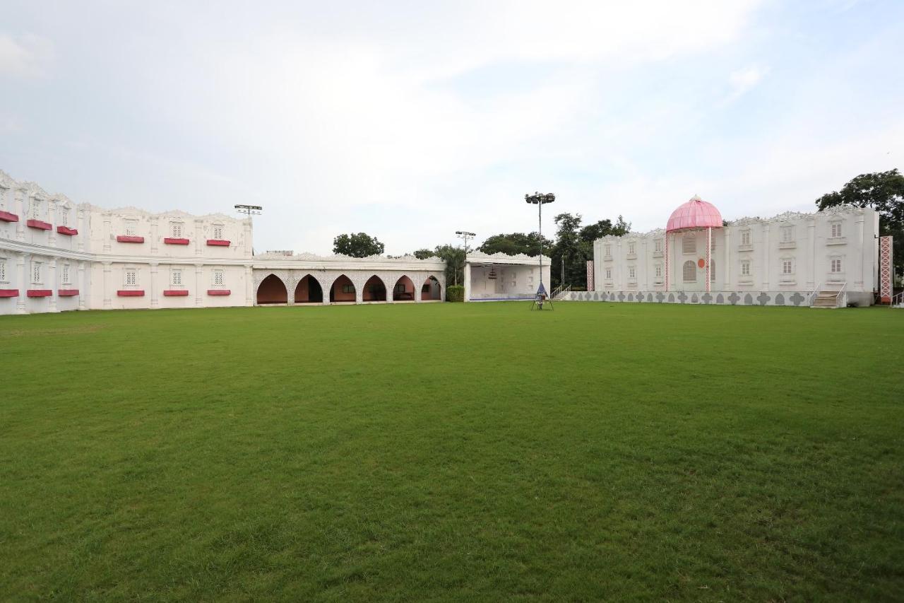 Oyo 18965 Parampara Garden Dharmpura 外观 照片